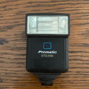 Black Compact Camera Flash with Diffuser